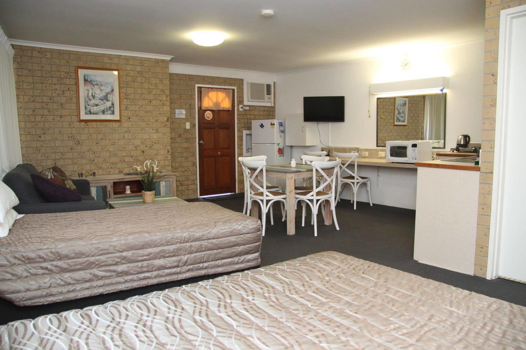 Tweed Harbour Motor Inn Tweed Heads Extérieur photo